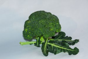 Brócoli mediano <br> <p id="valor">x Kilo</p>